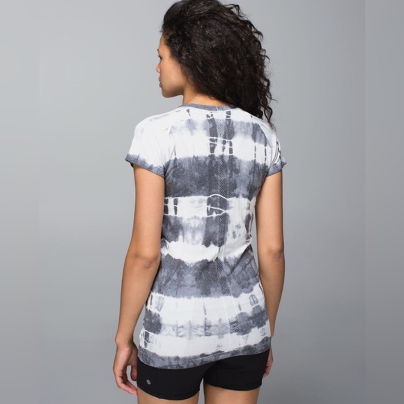 Lululemon Run: Swiftly Tech Short Sleeve Scoop *Tie Dye Heathered Black Size 8 - Picture 2 of 8